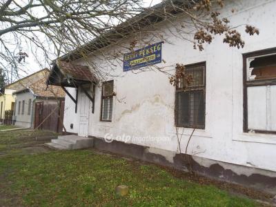 Eladó családi ház Tiszanána