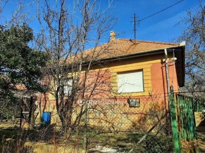 Eladó családi ház Budapest