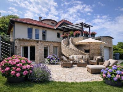 Eladó családi ház Pécs