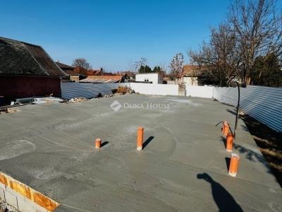 Eladó ikerház Monor