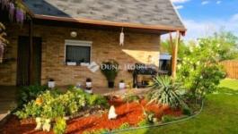 Eladó családi ház Bugyi