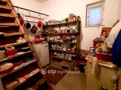 Eladó családi ház Budapest