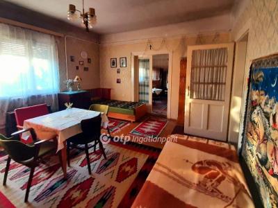 Eladó családi ház Budapest