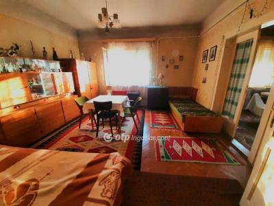 Eladó családi ház Budapest