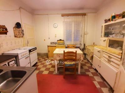 Eladó családi ház Budapest