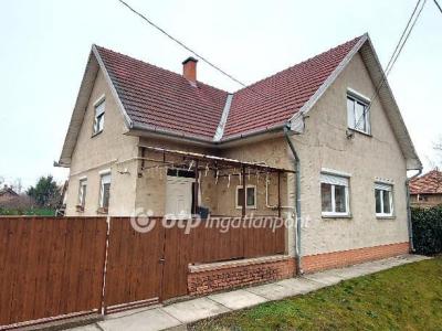 Eladó családi ház Kunszentmárton