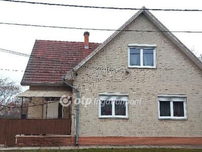 Eladó családi ház Kunszentmárton