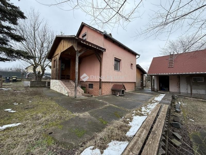 Eladó családi ház Isaszeg