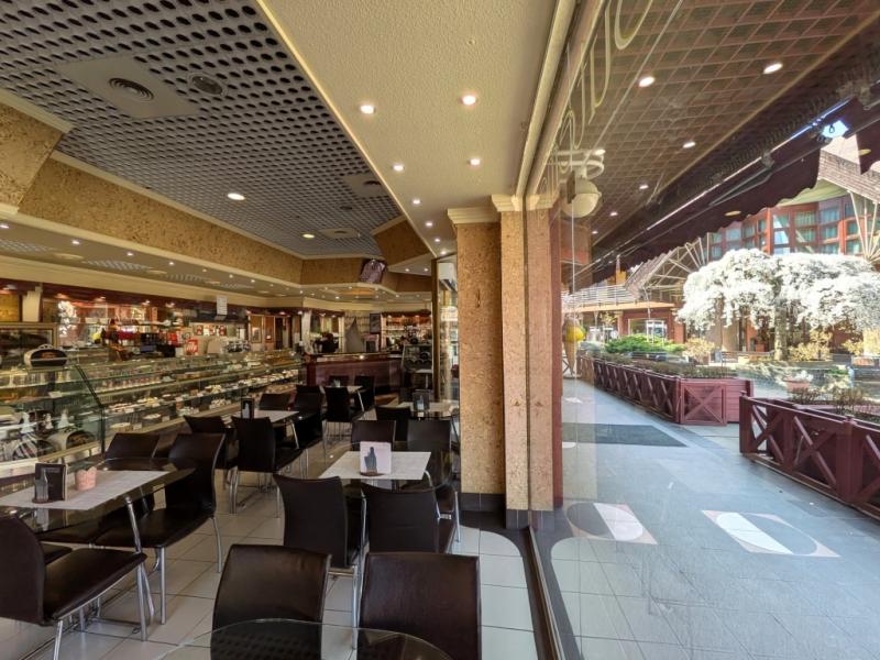 Eladó utcai bejáratú üzlethelység Debrecen