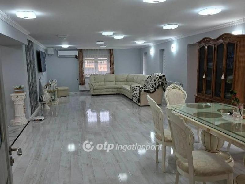 Eladó családi ház Derecske