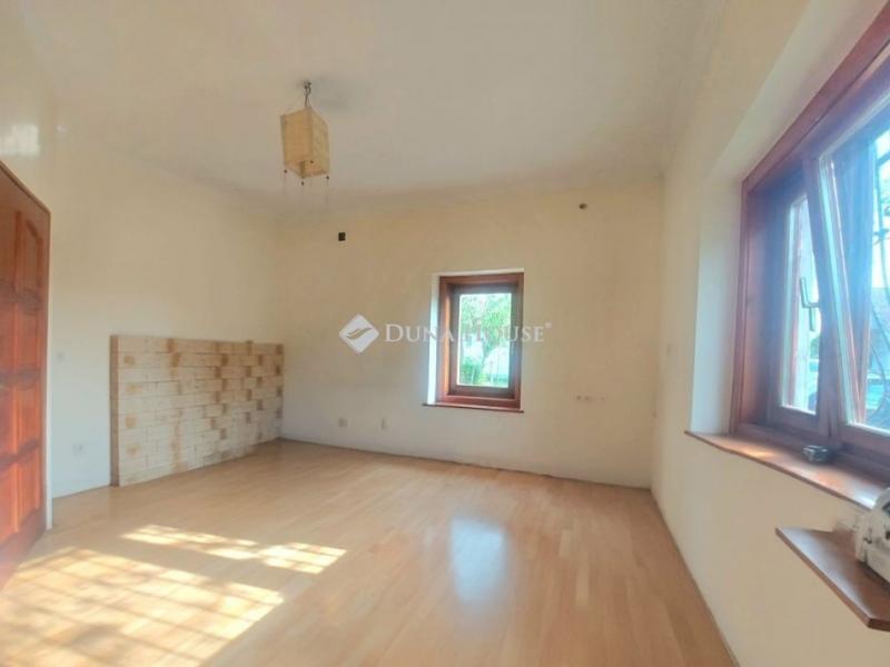 Eladó családi ház Kenderes