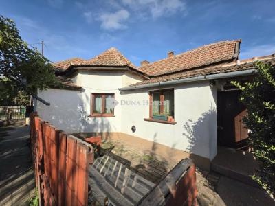 Eladó családi ház Kenderes