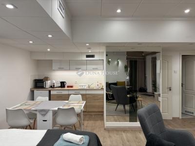 Eladó utcai bejáratú üzlethelység Debrecen