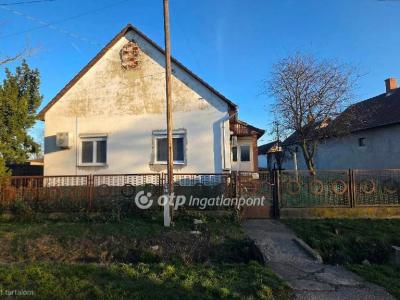 Eladó családi ház Kaba