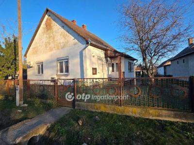 Eladó családi ház Kaba