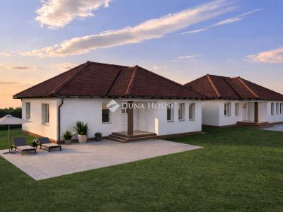 Eladó ikerház Monor