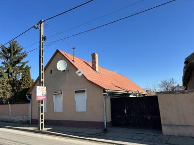 Eladó családi ház Decs