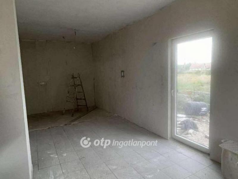 Eladó családi ház Poroszló