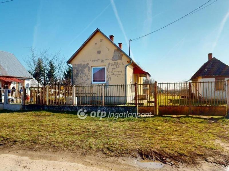 Eladó családi ház Gyulaháza