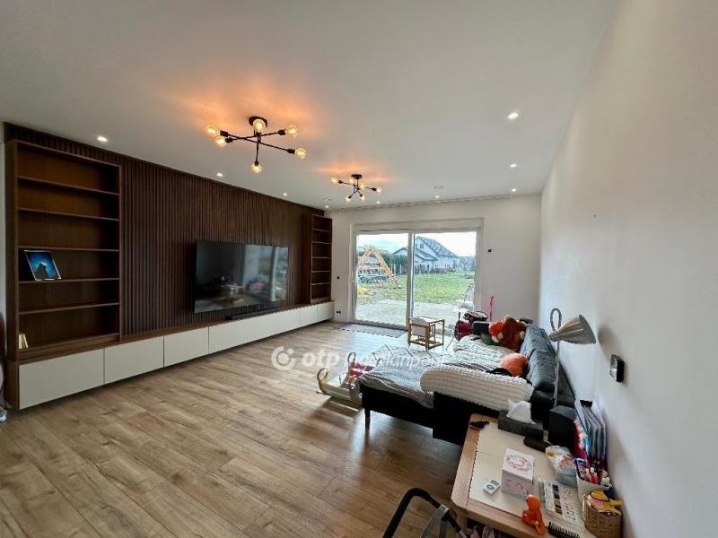 Eladó családi ház Albertirsa