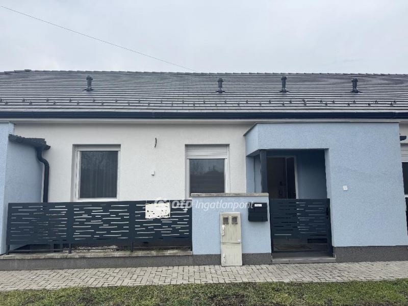 Eladó lakás Cegléd