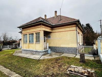 Eladó családi ház Tápiószecső