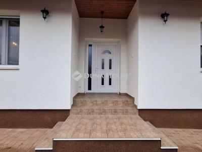 Eladó családi ház Szada