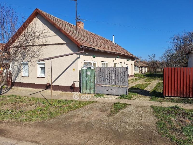 Eladó családi ház Tiszaörs