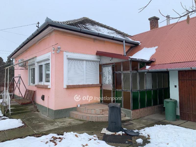 Eladó családi ház Tiszapüspöki