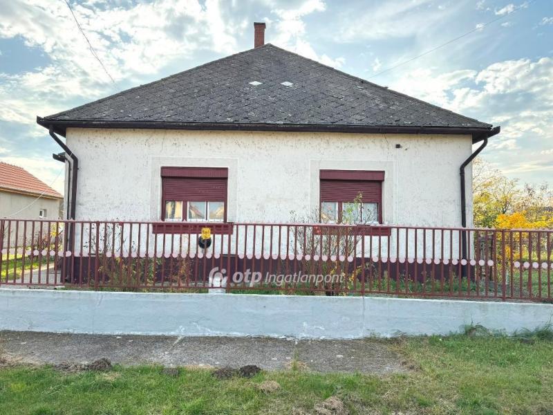 Eladó családi ház Nagyiván