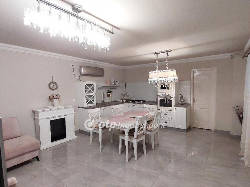 Eladó családi ház Kisújszállás