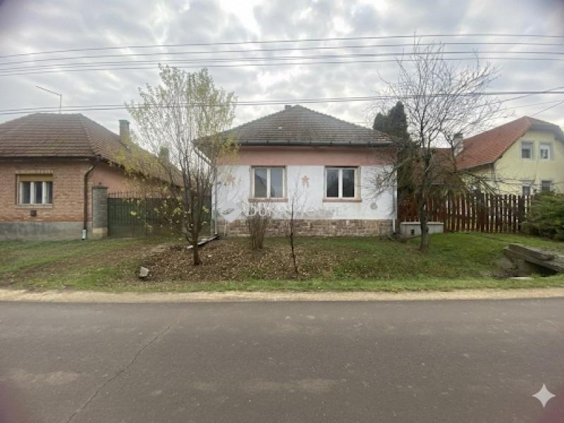 Eladó családi ház Vácszentlászló