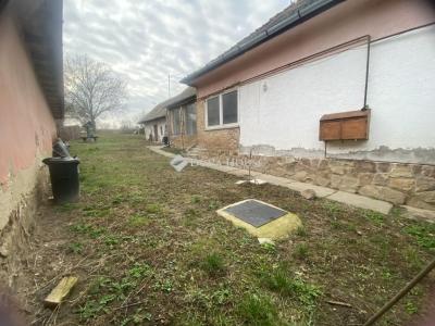 Eladó családi ház Vácszentlászló