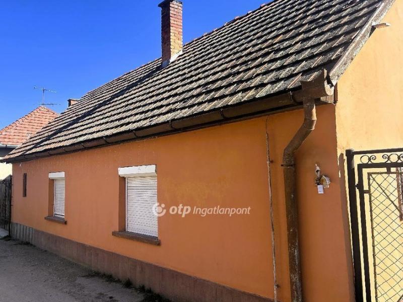 Eladó családi ház Nagykőrös
