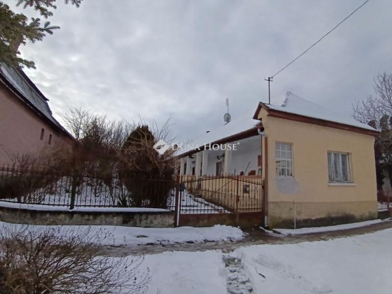 Eladó családi ház Epöl