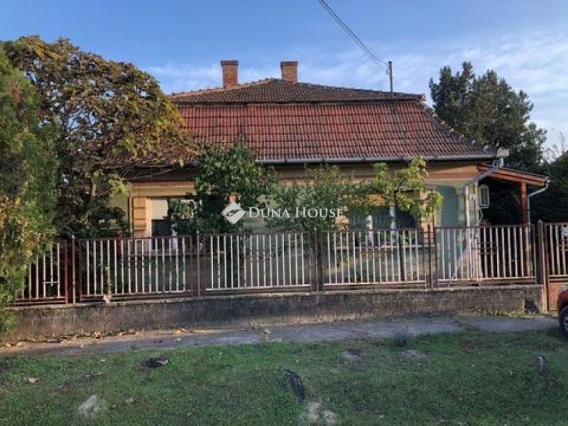 Eladó családi ház Pilis