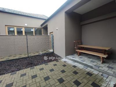 Eladó lakás Szekszárd