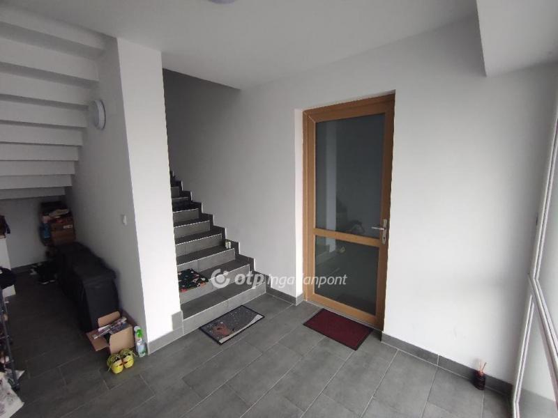 Eladó lakás Szekszárd