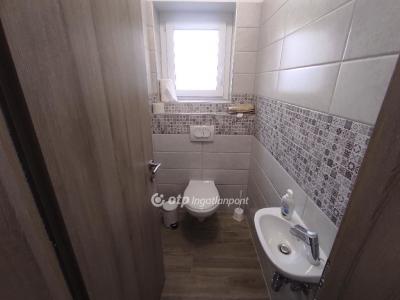 Eladó lakás Szekszárd