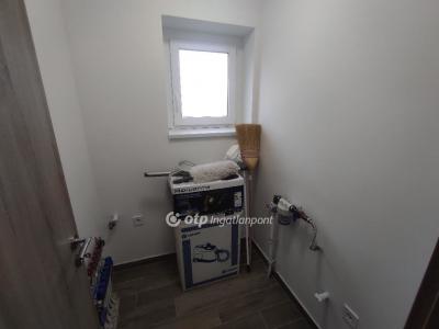 Eladó lakás Szekszárd