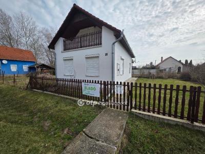 Eladó nyaraló Tiszacsege