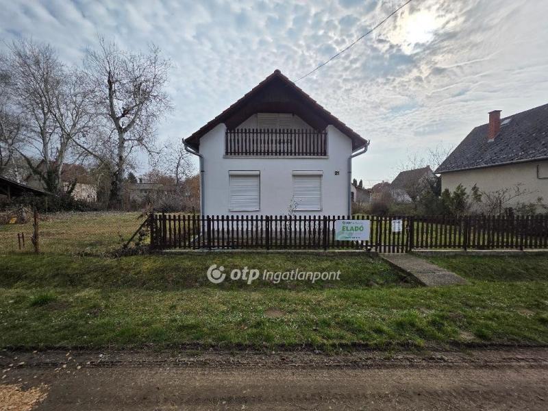 Eladó nyaraló Tiszacsege