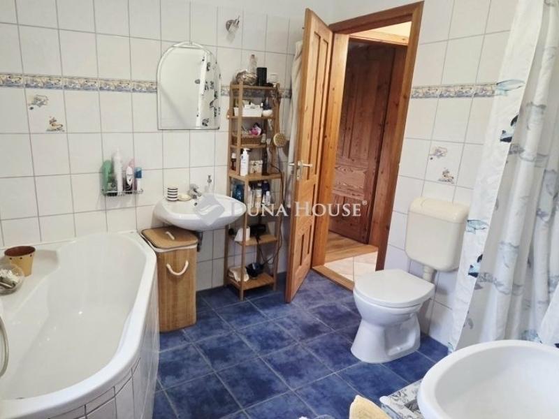 Eladó családi ház Vác