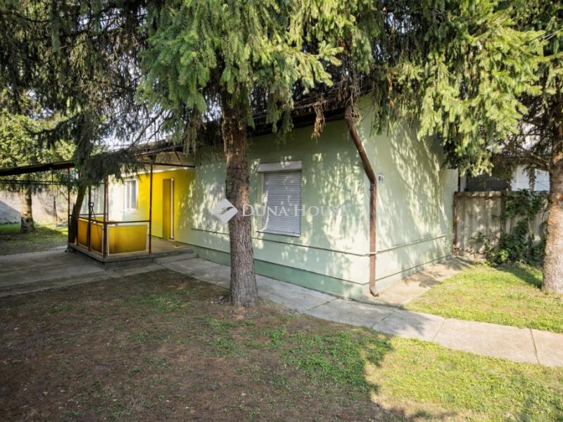 Eladó családi ház Budapest