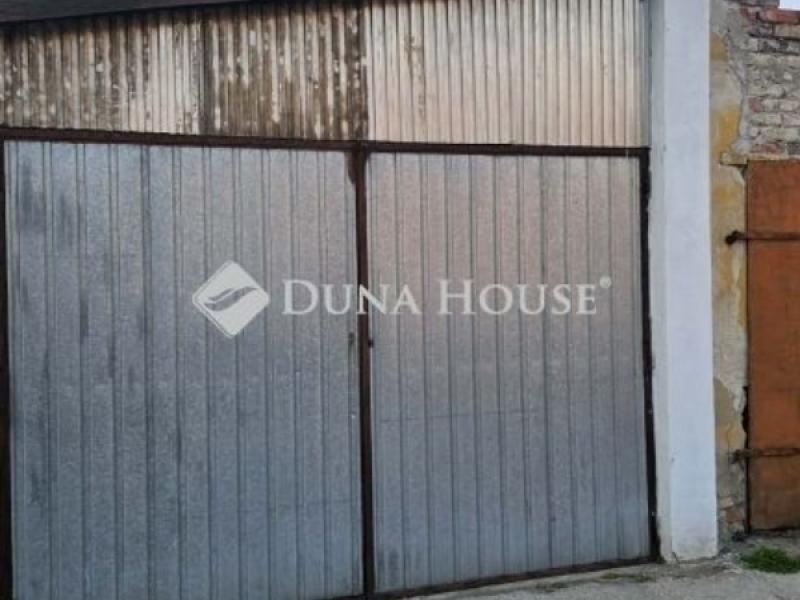 Eladó családi ház Budapest