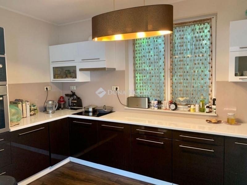 Eladó családi ház Budapest