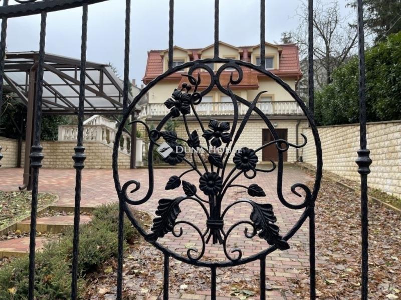 Eladó családi ház Budapest