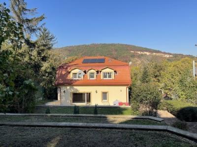 Eladó családi ház Budapest