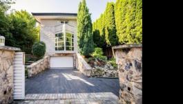 Eladó családi ház Budapest