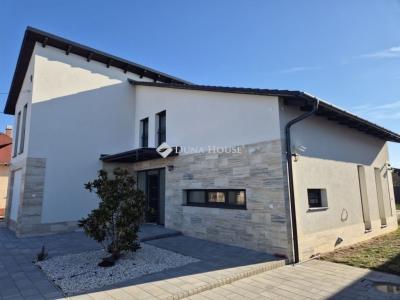 Eladó családi ház Vecsés